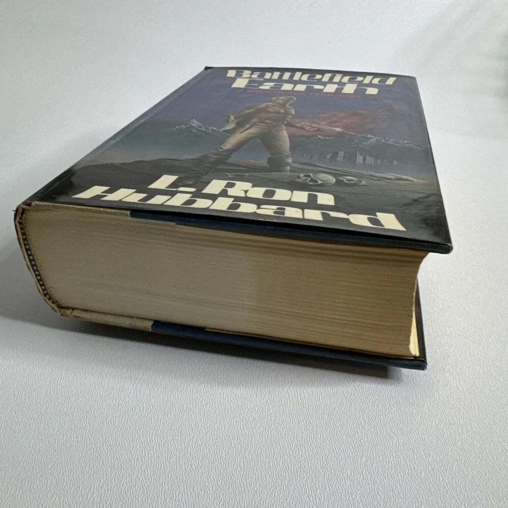 L. Ron Hubbard BATTLEFIELD‎ EARTH Hardcover 1982 Vintage Sci-Fi Fiction